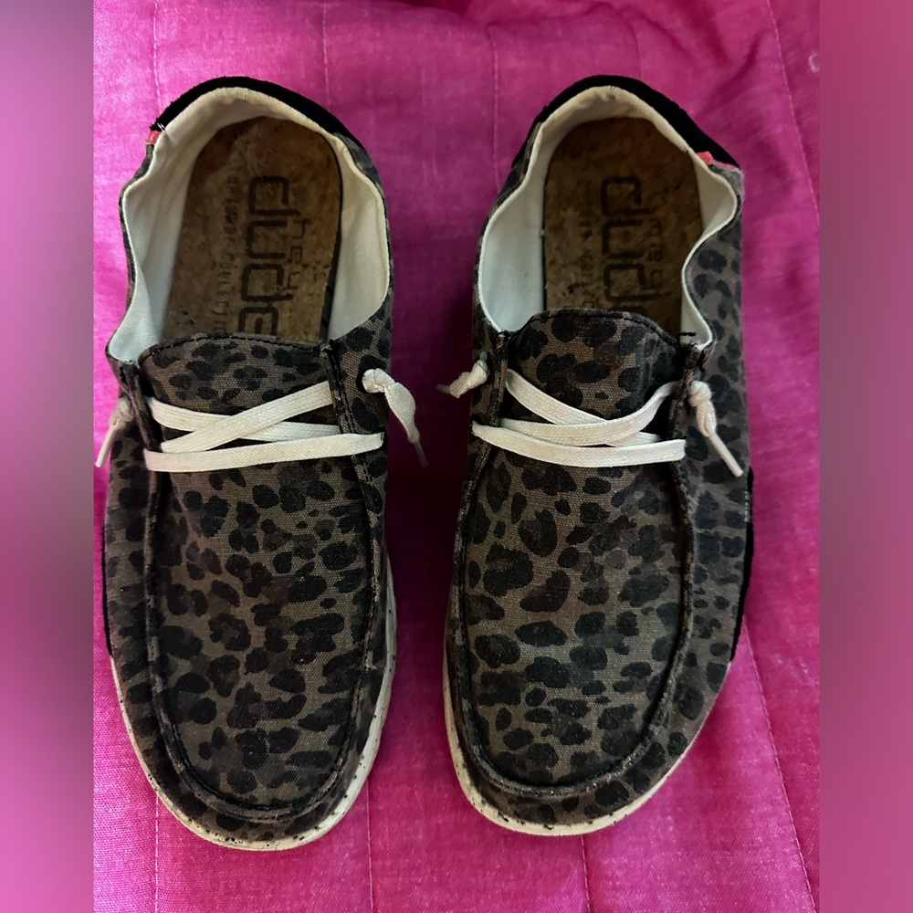 Leopard Hey Dudes 10